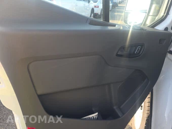 2025 Ford Transit 250 Cargo Van Low Roof 130.0" WB - miniatura 9