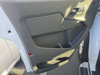 2025 Ford Transit 250 Cargo Van Low Roof 130.0" WB - miniatura 9
