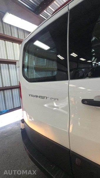 2025 Ford Transit 250 Cargo Van Low Roof 130.0" WB - miniatura 18