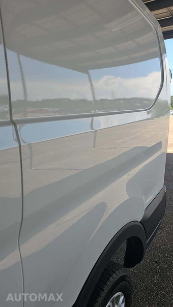 2025 Ford Transit 250 Cargo Van Low Roof 130.0" WB - miniatura 23