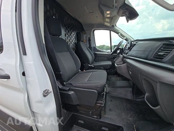 2025 Ford Transit 250 Cargo Van Low Roof 130.0" WB - miniatura 8