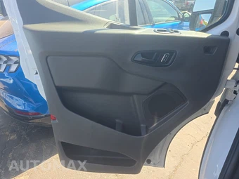 2025 Ford Transit 250 Cargo Van Low Roof 130.0" WB - miniatura 9