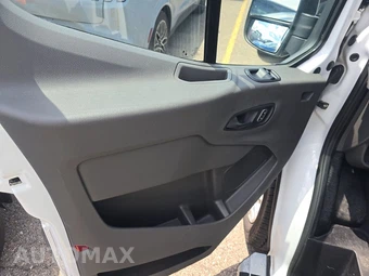 2025 Ford Transit 250 Cargo Van Low Roof 130.0" WB - miniatura 9
