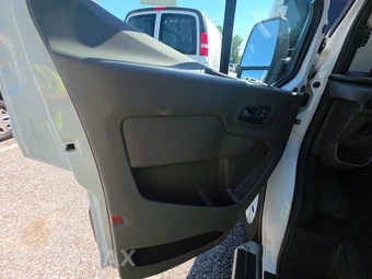 2025 Ford Transit 250 Cargo Van Low Roof 130.0" WB - miniatura 9