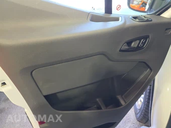 2025 Ford Transit 250 Cargo Van Low Roof 130.0" WB - miniatura 9