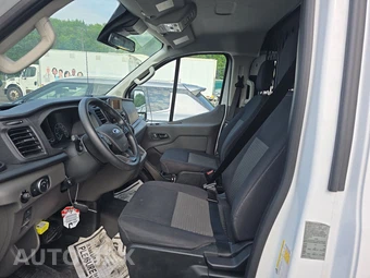 2025 Ford Transit 250 Cargo Van Low Roof 130.0" WB - miniatura 7