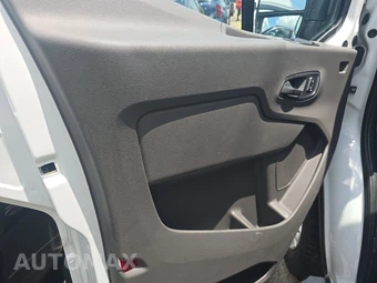 2025 Ford Transit 250 Cargo Van Low Roof 130.0" WB - miniatura 9