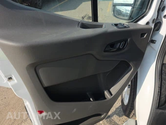 2025 Ford Transit 250 Cargo Van Low Roof 130.0" WB - miniatura 9