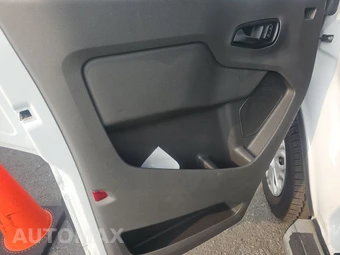 2025 Ford Transit 250 Cargo Van Low Roof 130.0" WB - miniatura 9