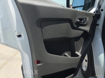 2025 Ford Transit 250 Cargo Van Low Roof 130.0" WB - miniatura 9