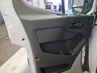 2025 Ford Transit 250 Cargo Van Low Roof 130.0" WB - miniatura 9