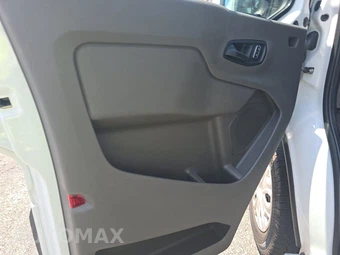 2025 Ford Transit 250 Cargo Van Low Roof 130.0" WB - miniatura 9