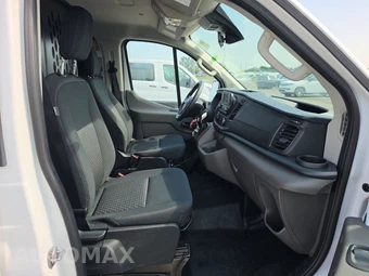 2025 Ford Transit 250 Cargo Van Low Roof 130.0" WB - miniatura 8