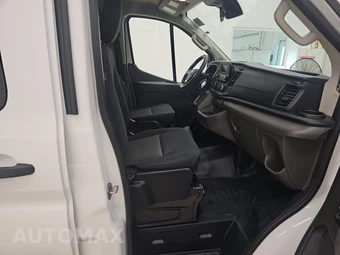 2025 Ford Transit 250 Cargo Van Low Roof 130.0" WB - miniatura 8