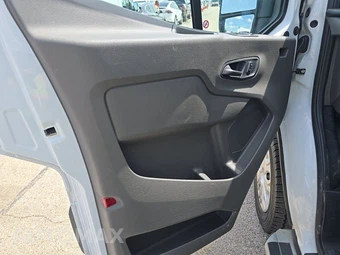 2025 Ford Transit 250 Cargo Van Low Roof 130.0" WB - miniatura 9
