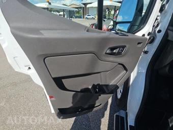 2025 Ford Transit 250 Cargo Van Low Roof 130.0" WB - miniatura 9