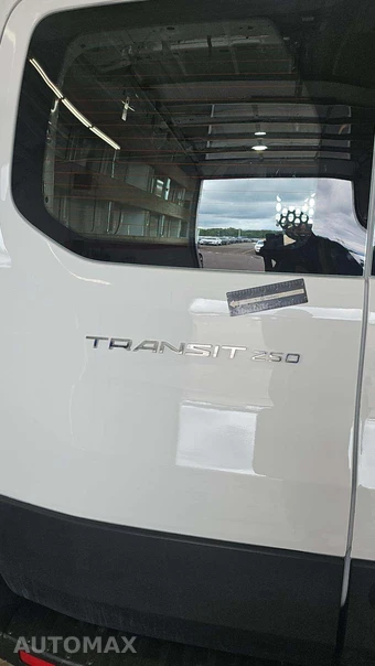 2025 Ford Transit 250 Cargo Van Low Roof 130.0" WB - miniatura 26