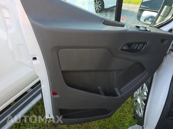 2025 Ford Transit 250 Cargo Van Low Roof 130.0" WB - miniatura 9