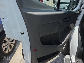 2025 Ford Transit 250 Cargo Van Low Roof 130.0" WB - miniatura 9