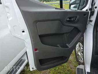 2025 Ford Transit 250 Cargo Van Low Roof 130.0" WB - miniatura 9