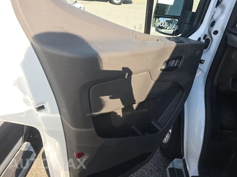 2025 Ford Transit 250 Cargo Van Low Roof 130.0" WB - miniatura 9