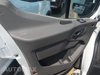 2025 Ford Transit 250 Cargo Van Low Roof 130.0" WB - miniatura 9