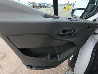 2025 Ford Transit 250 Cargo Van Low Roof 130.0" WB - miniatura 9