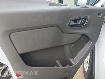 2025 Ford Transit 250 Cargo Van Low Roof 130.0" WB - miniatura 9