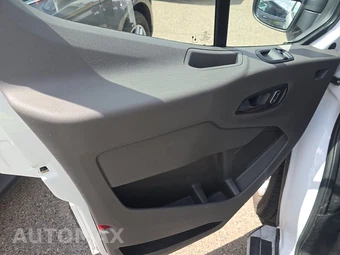 2025 Ford Transit 250 Cargo Van Low Roof 130.0" WB - miniatura 9