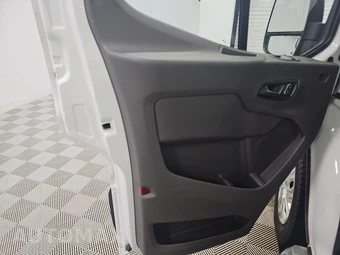 2025 Ford Transit 250 Cargo Van Low Roof 130.0" WB - miniatura 9