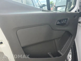 2025 Ford Transit 250 Cargo Van Low Roof 130.0" WB - miniatura 9