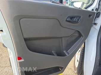 2025 Ford Transit 250 Cargo Van Low Roof 130.0" WB - miniatura 9