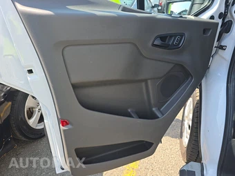 2025 Ford Transit 250 Cargo Van Low Roof 130.0" WB - miniatura 9