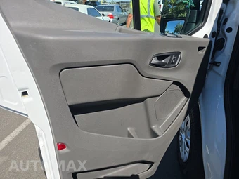 2025 Ford Transit 250 Cargo Van Low Roof 130.0" WB - miniatura 9