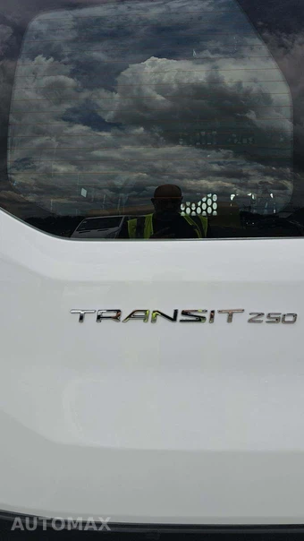 2025 Ford Transit 250 Cargo Van Low Roof 130.0" WB - miniatura 21
