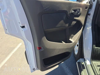 2025 Ford Transit 250 Cargo Van Low Roof 130.0" WB - miniatura 9