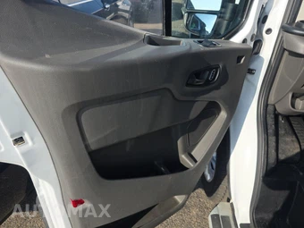 2025 Ford Transit 250 Cargo Van Low Roof 130.0" WB - miniatura 9