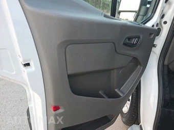 2025 Ford Transit 250 Cargo Van Low Roof 130.0" WB - miniatura 9
