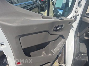 2025 Ford Transit 250 Cargo Van Low Roof 130.0" WB - miniatura 9