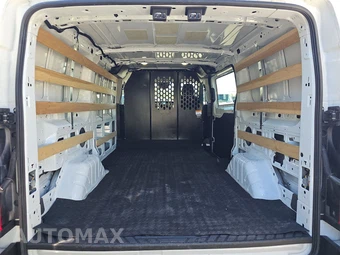 2025 Ford Transit 250 Cargo Van Low Roof 130.0" WB - miniatura 15