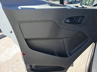 2025 Ford Transit 250 Cargo Van Low Roof 130.0" WB - miniatura 9