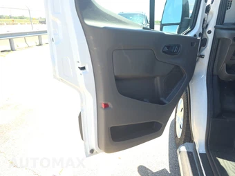 2025 Ford Transit 250 Cargo Van Low Roof 130.0" WB - miniatura 9