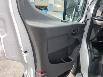 2025 Ford Transit 250 Cargo Van Low Roof 130.0" WB - miniatura 9