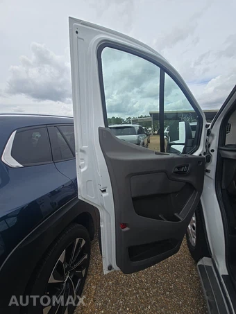 2025 Ford Transit 250 Cargo Van Low Roof 130.0" WB - miniatura 9