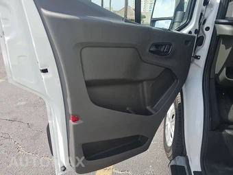 2025 Ford Transit 250 Cargo Van Low Roof 130.0" WB - miniatura 9