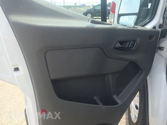 2025 Ford Transit 250 Cargo Van Low Roof 130.0" WB - miniatura 9
