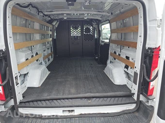 2025 Ford Transit 250 Cargo Van Low Roof 130.0" WB - miniatura 15