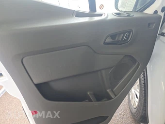 2025 Ford Transit 250 Cargo Van Low Roof 130.0" WB - miniatura 9