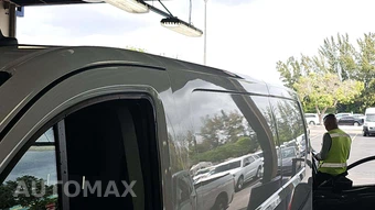 2025 Ford Transit 250 Cargo Van Low Roof 130.0" WB - miniatura 2