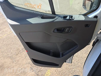 2025 Ford Transit 250 Cargo Van Low Roof 130.0" WB - miniatura 9